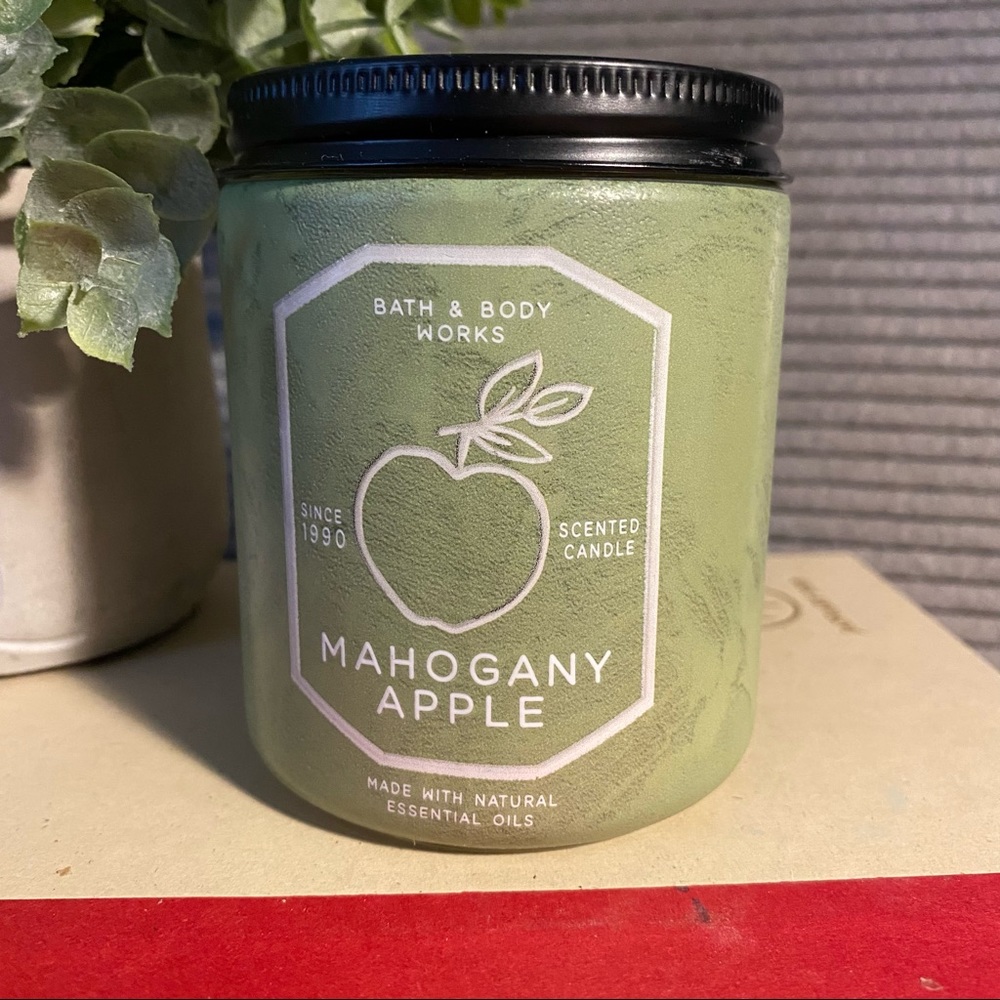 🍀5/$45🍀 BBW Mahogany Apple Single Wick (1)
